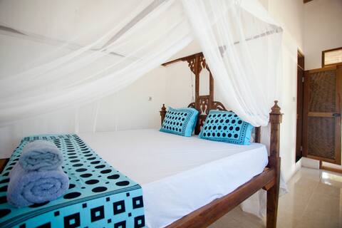 NEW Cozy Double rooms & Bungalows, 100m from beach