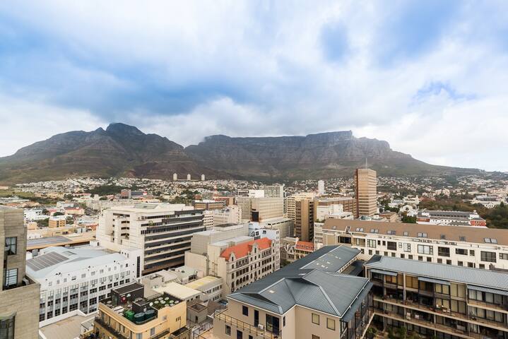 Amazing city apartment, Table Mountain Views gallery image 5
