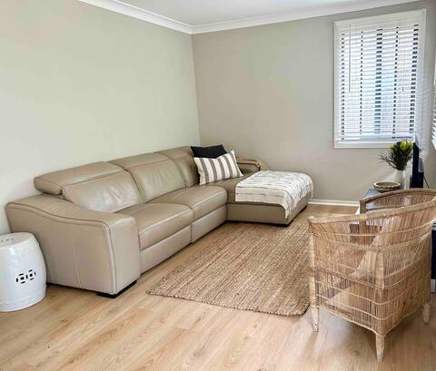 Successful Airbnb property: Little Avalon House in Avalon Beach
