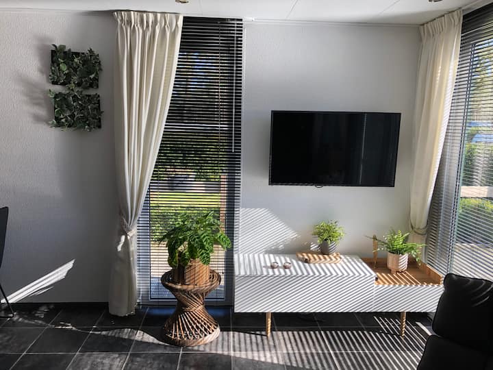 Chalet Met Whirlpool Op 4,5* Vakantiepark - Netherlands