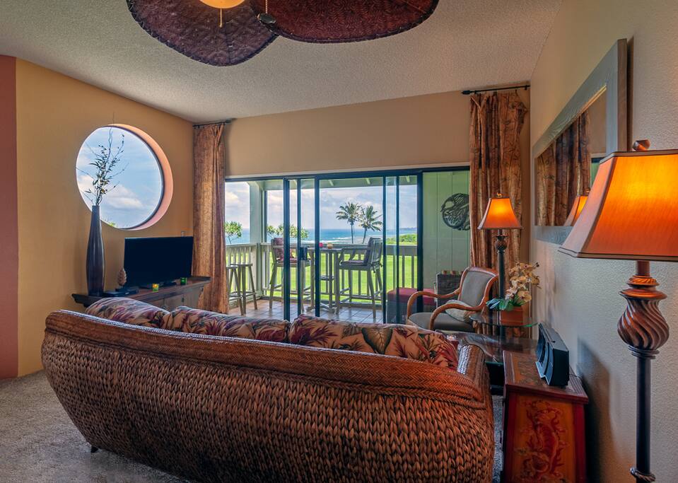 Kamahana 24 living room
