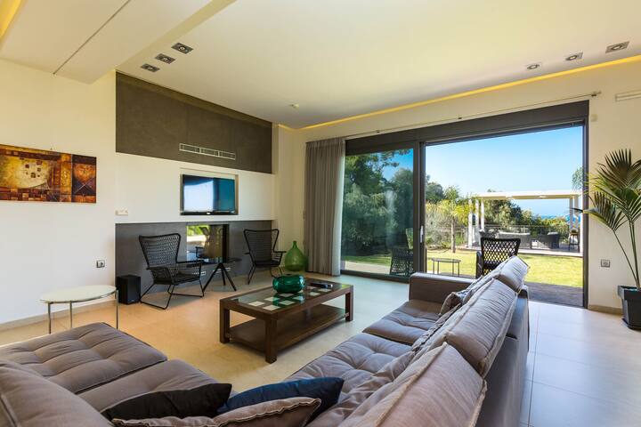 Villa Lefteris, Pool, Sea view, Gym, Luxury, Quiet gallery image 2