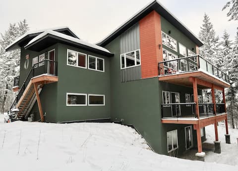 (8) World-Class Mountain Getaway