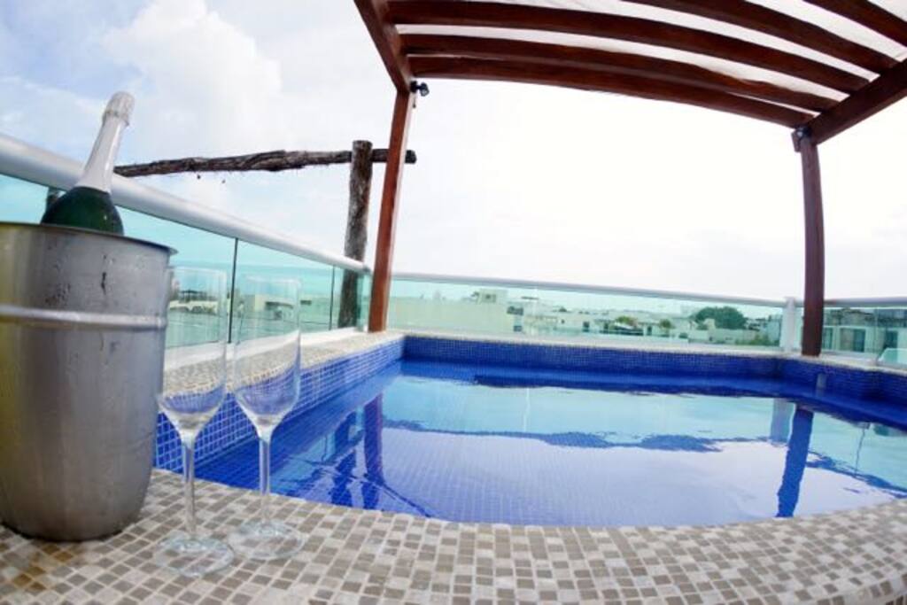 Pool,Water,Building,Pot,Pottery
