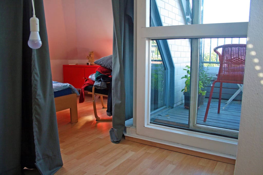 Schlafzimmer & Balkon