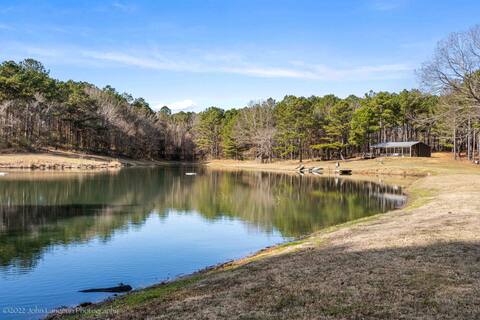 New Cabin 2.5 acre Pond / 120 Acres Land w/trails