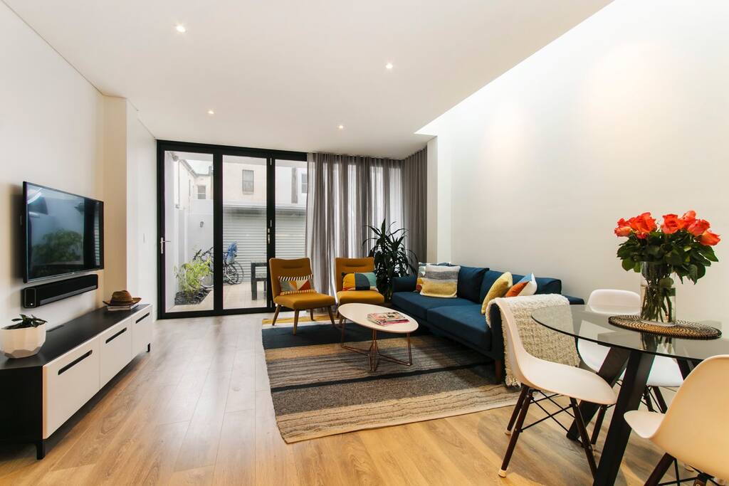 Lounge and dining area