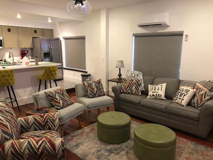 Trendy Spot On Hill Near Ut/downtown/kbed & Qsofa - Knoxville, TN