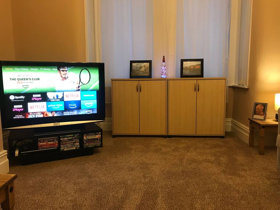 Lounge 1