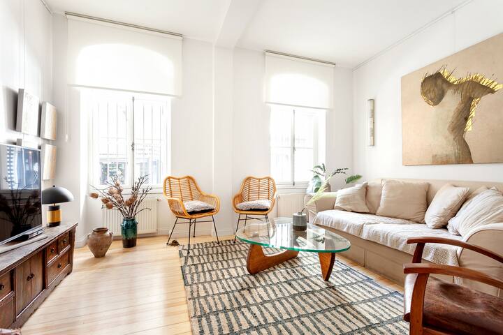 Urban Bridge Loft – 3BR – 2BA – Galata gallery image 2