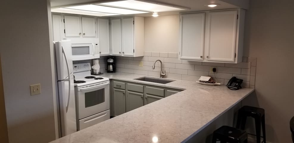 Waves Cannon Beach managed Airbnb listing 3