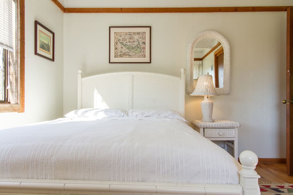bedroom - full/double bed
