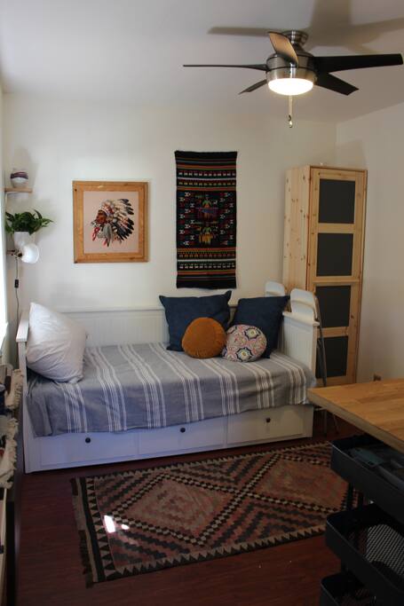 Twin day bed, easily converted into king sized bed (pictured as twin)