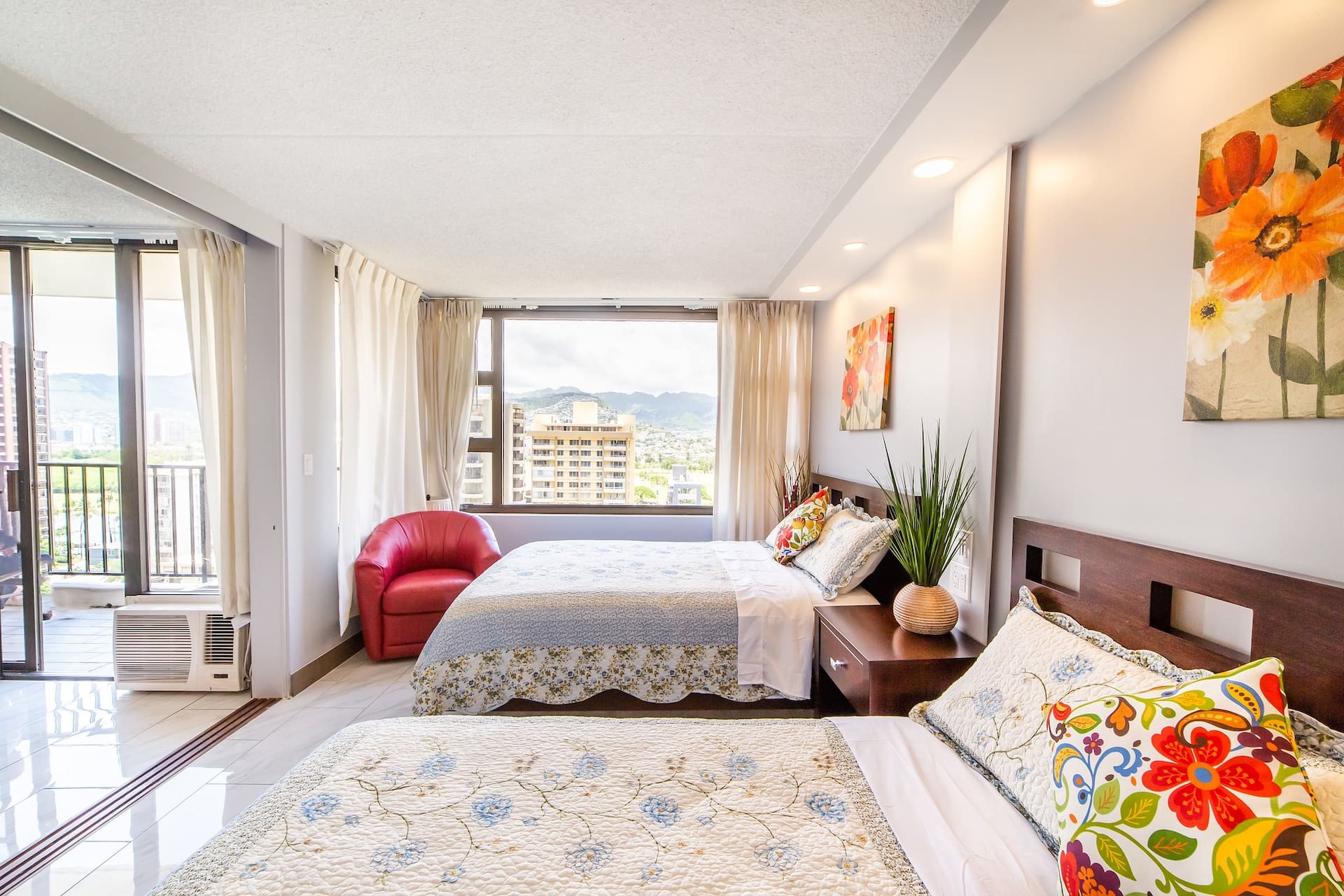 Waikiki/Free parking/ワイキキバニアン