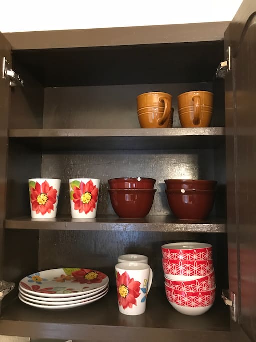 Kitchen dishes