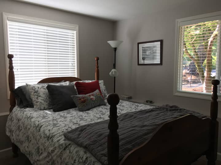 Habitación privada con cama tamaño queen