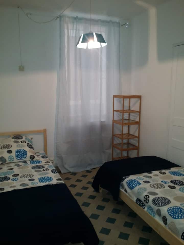 מיטת חדר שינה 90 x 2