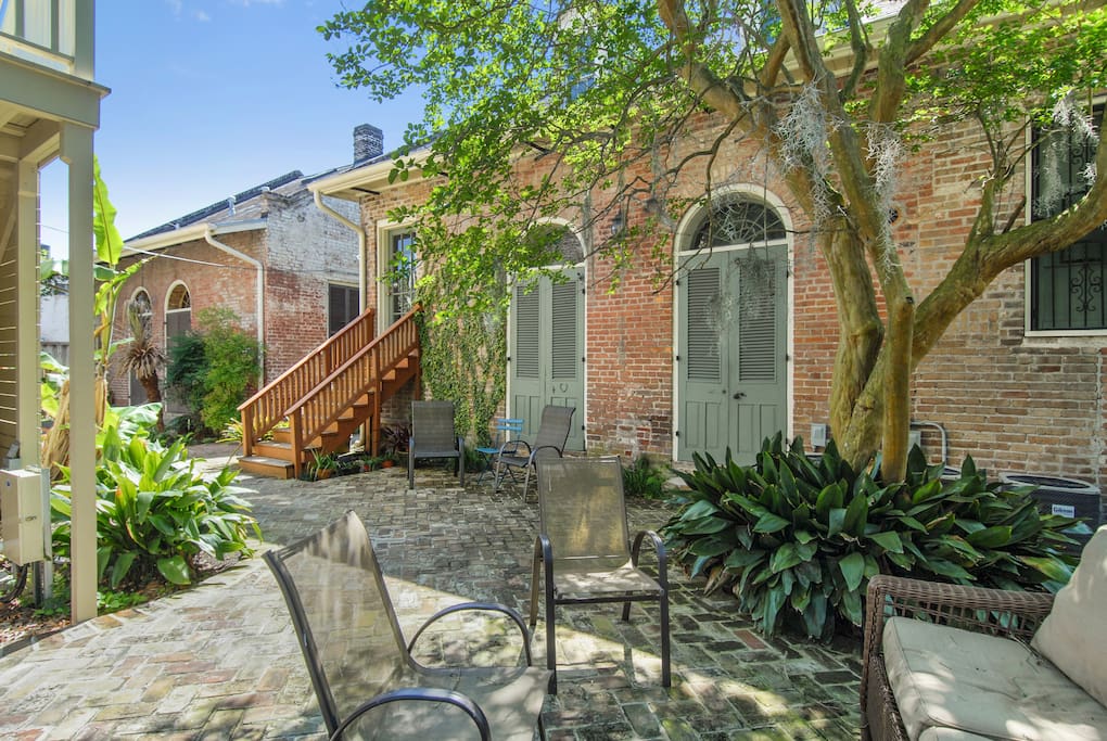 Rear Courtyard Stairway Entrance
