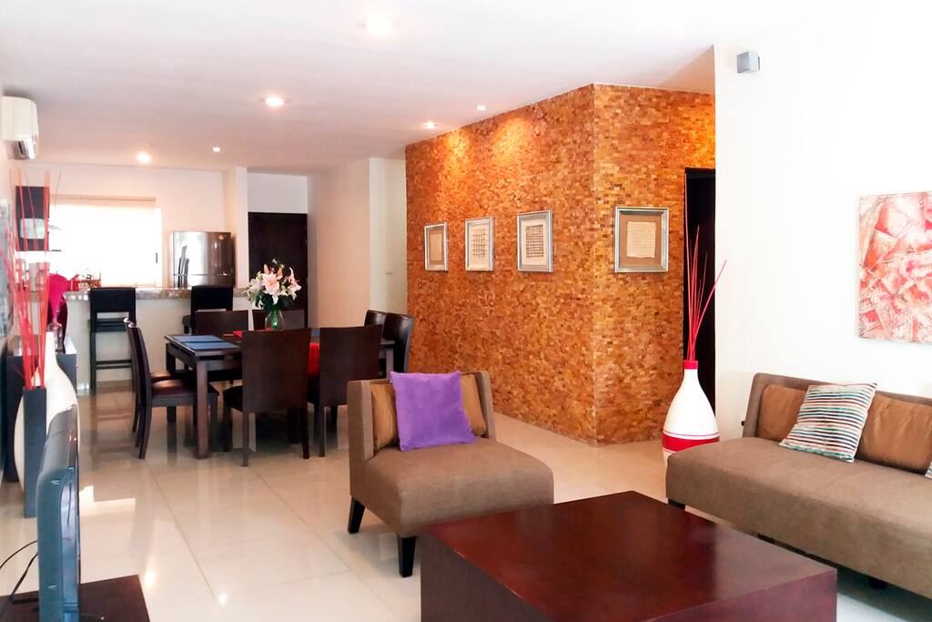 ★ Amazing "Vacancy DN" Sabbia Condo, Close to 5th