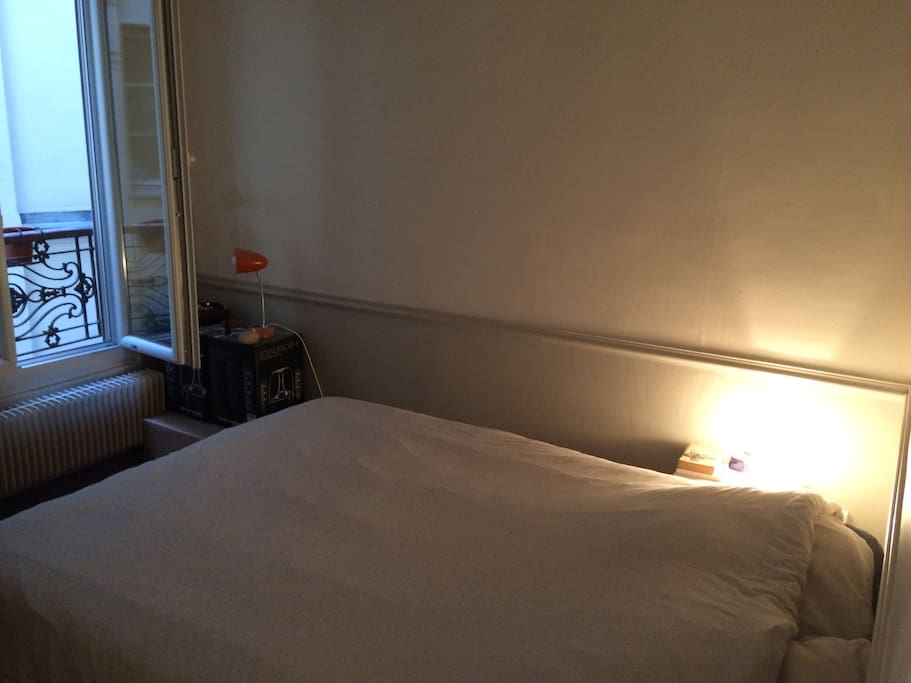 Very quiet bedroom (inner court)