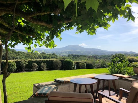 Beautiful Basque property with panoramic view