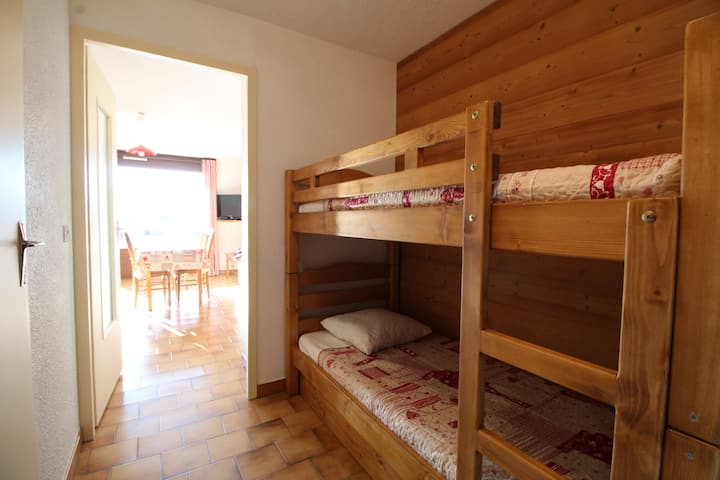 ორსართულიანი საწოლი