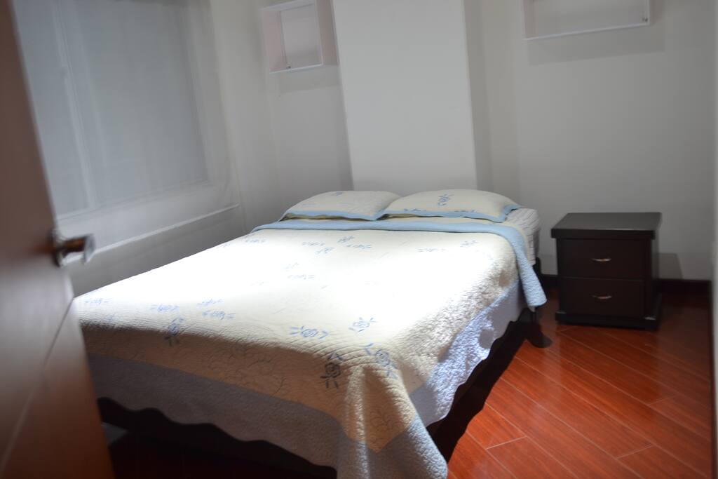 Guest Bedroom-Doble bed