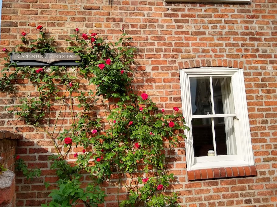 Original sash window from 1850