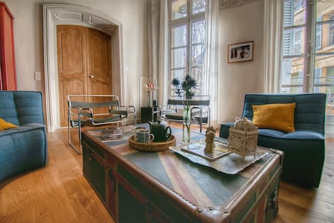 Airbnb performant: New! Beautiful luxury apartment in cv à Aix En Provence