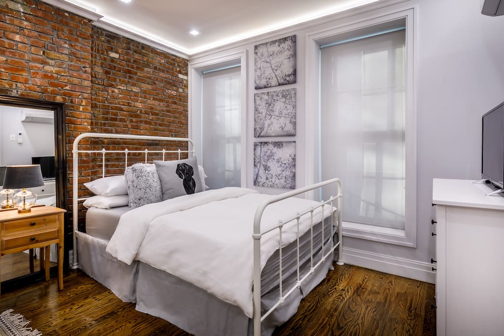 Queen bed
