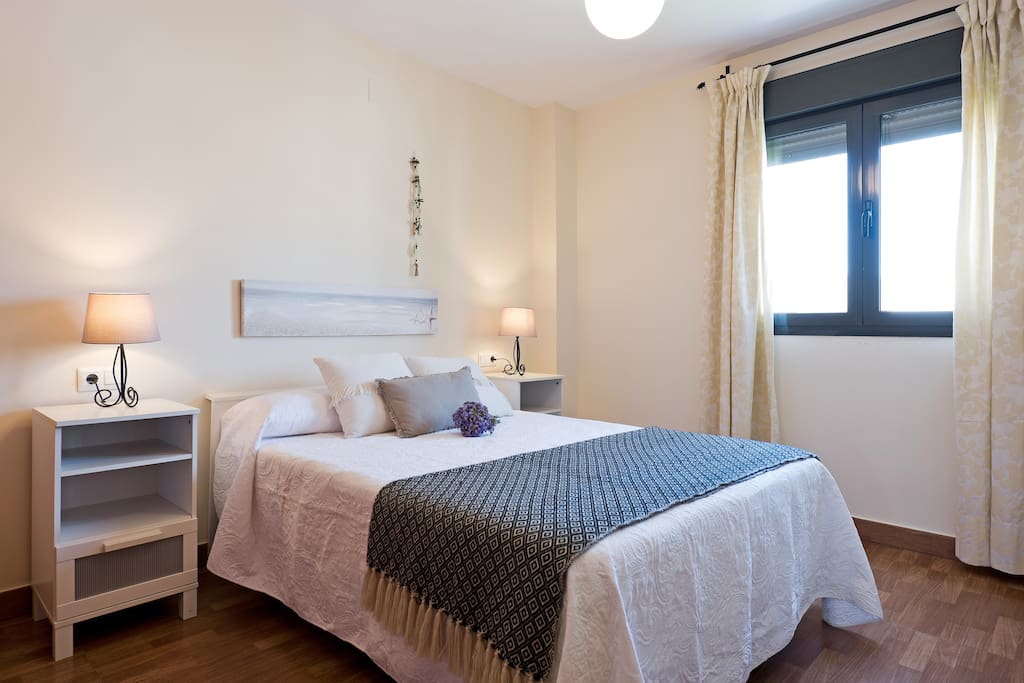 dormitorio cama 1'35, varioad tipos de almohadas