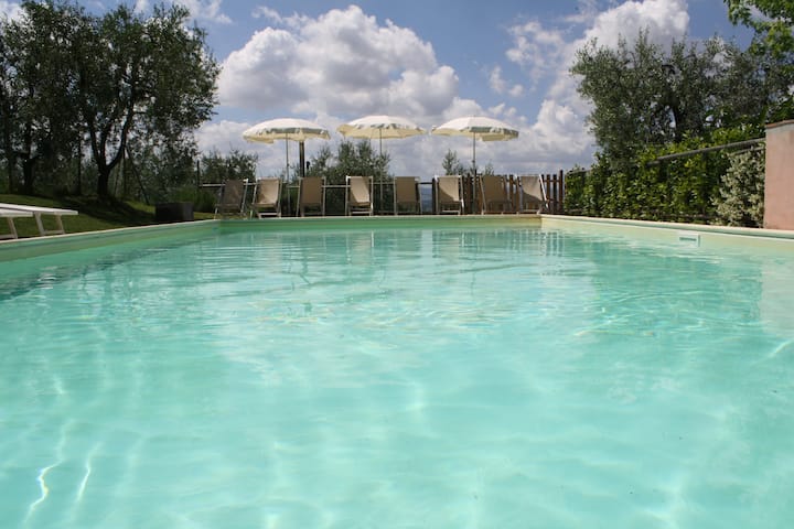 Villa&pool,  between Pisa and Firenze