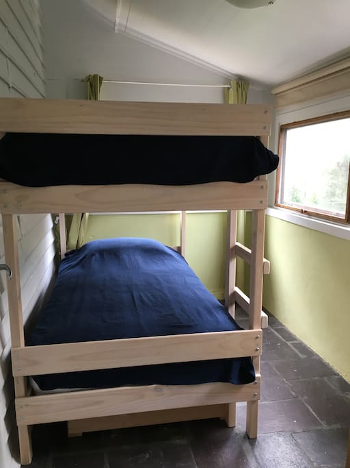 Bunk Room - 2 x king single beds