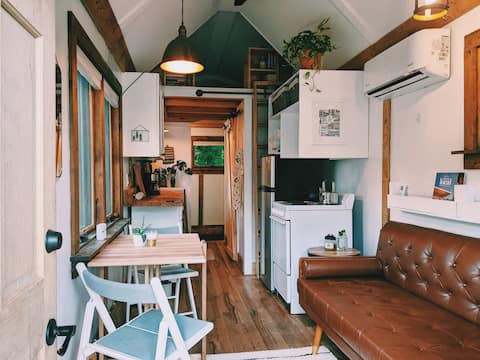 Eco-Urban Tiny House near Downtown and Duke