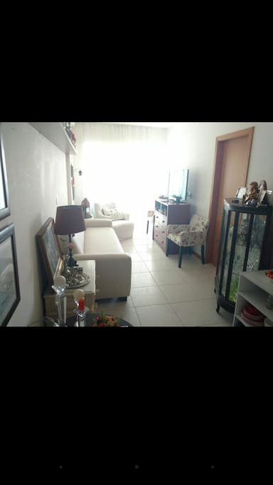 Sala com cama casal