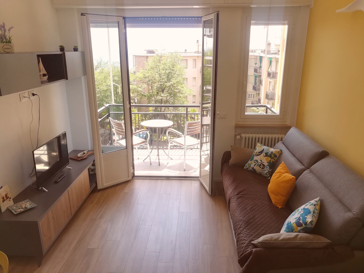 Zona living e balcone