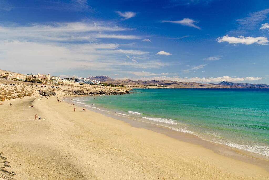 10 min walking to the beach