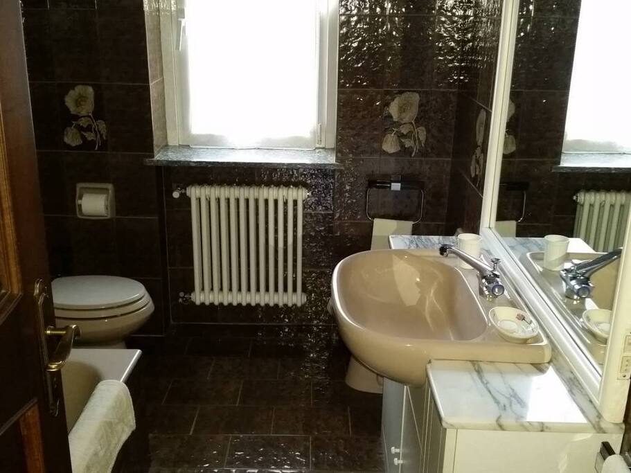 bagno con vasca