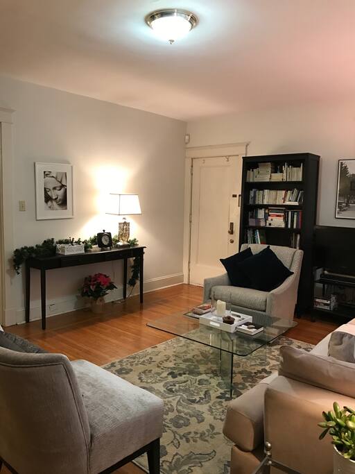 Living Room-Entrance to ap
