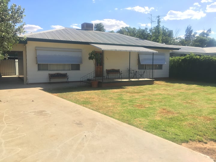 River Lodge 1 Houses for Rent in Hay, New South Wales, Australia Airbnb
