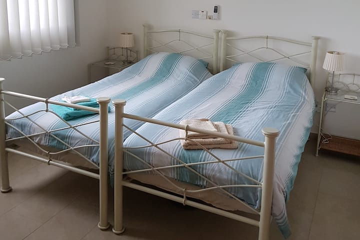 Single beds can be seperated