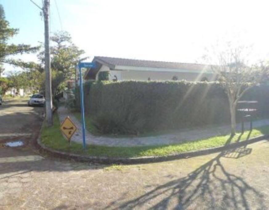Vista da frente da casa!