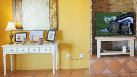 Top Airbnb: Spacious Home - Walk to Downtown - Amazing Views! in Borrego Springs