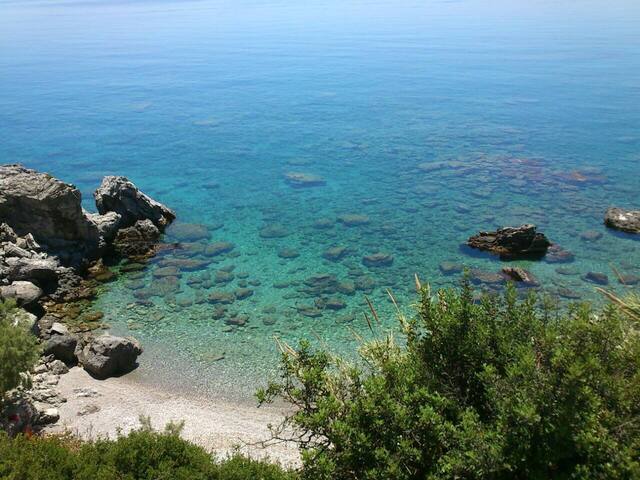 Fotinari Villa I-Steps to Beach,dazzling sea view gallery image 3