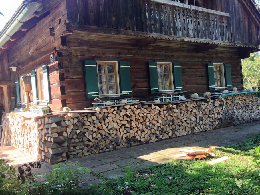 geheizt wird traditionell mit Holz