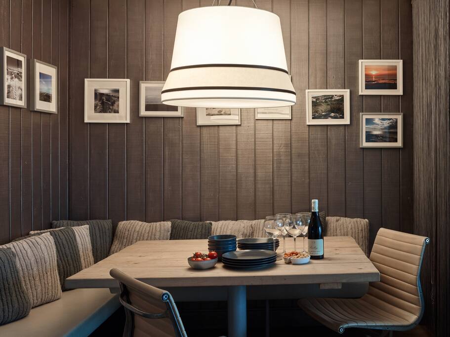Salle à manger. 8 personnes