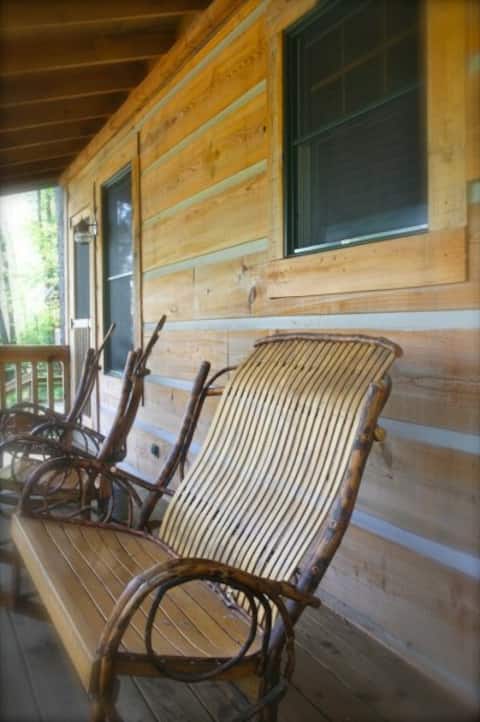 Roscoe Hillside Cabins- Bear Cabin-sleeps 2-4pp