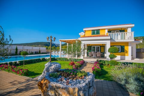 LUXURY  RELAX VILLA  SPLIT COUNTY, HEATED POOL