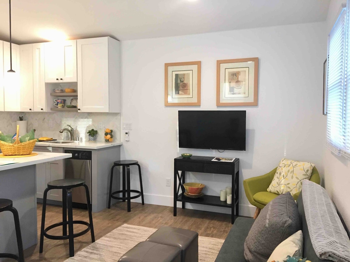 Popular Airbnb listing: Private guesthouse, walk to Downtown, Pvt. parking in Southside Park