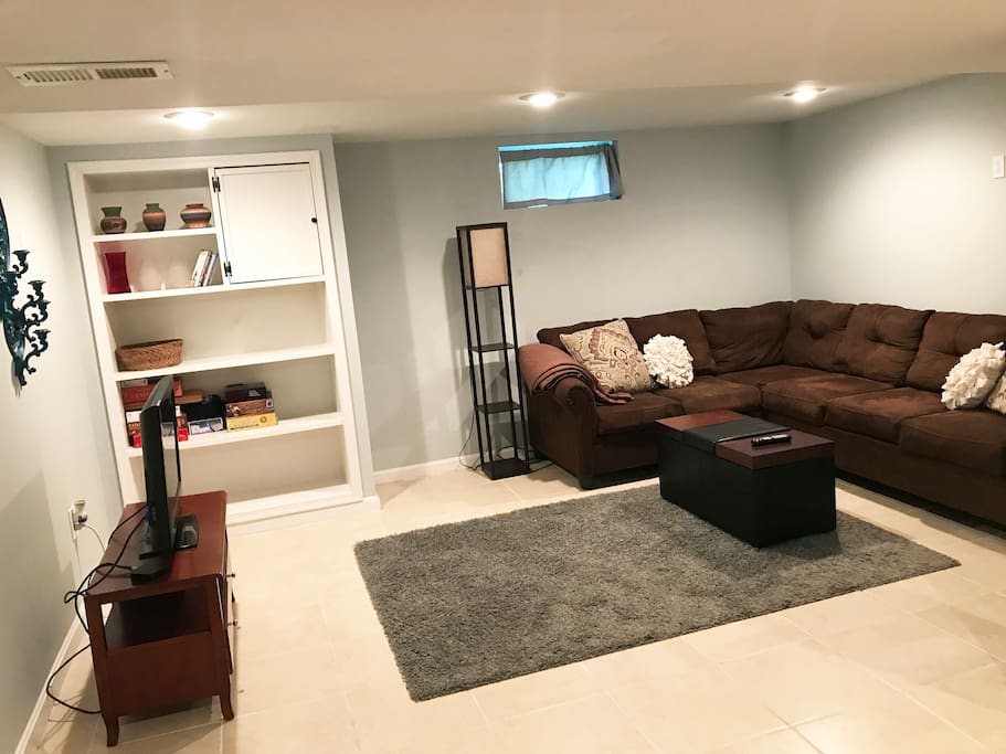 Living room, Large and spacious. Ceilings are nice and high.